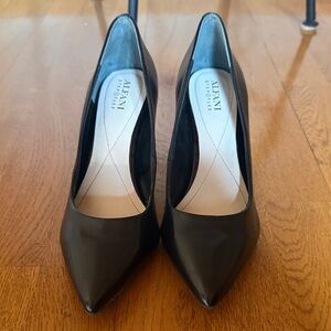 Alfani Black Pointed Toe Leather Pumps